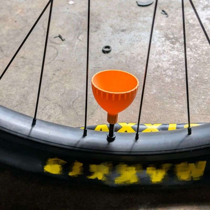 กรวยเติมน้ำมันวาล์วล้อจักรยาน  - Bike Tube Repair Kit บทวิจารณ์และราคา